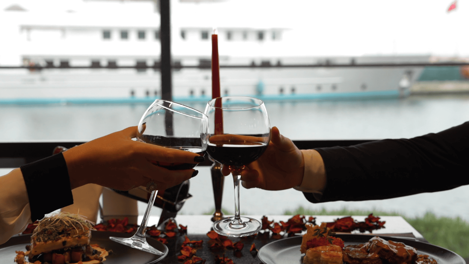 Crowne Plaza Marina Yacht Club - Valentine's Day Shoot